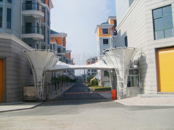 走廊通道雨棚選膜結(jié)構(gòu)你賺了嗎？